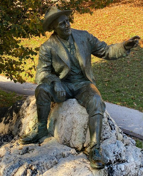 St. Ulrich, Luis Trenker-Denkmal