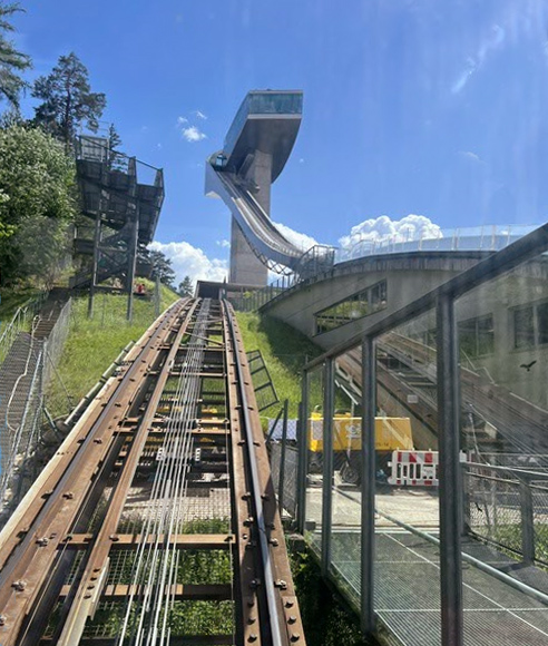 Bergiselschanze, Auffahrt mit der Seilbahn