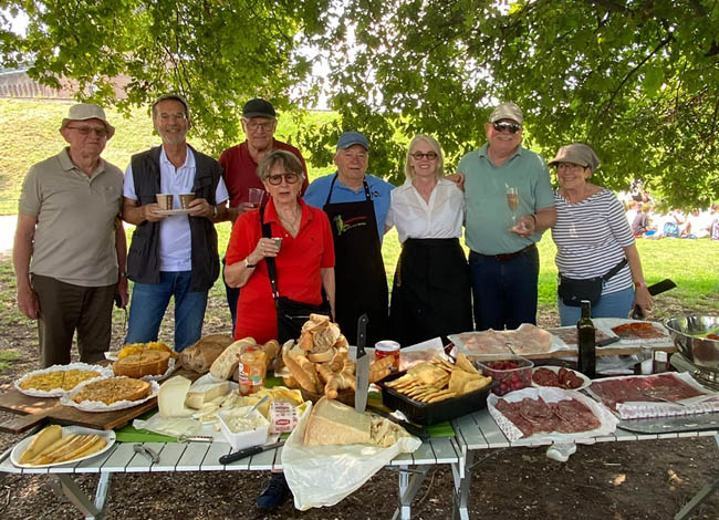 Picknick mit regionalen Köstlichkeiten