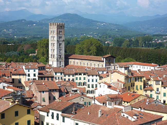 Lucca: Ausblick vom Torre Guigini