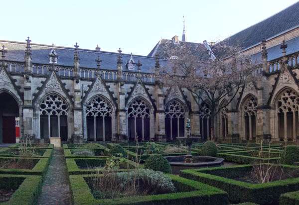 Utrecht: Pandhof (Klosterhof) am Dom