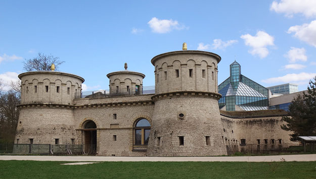 Luxemburg, Fort Thüngen (Drei Eicheln) und dahinter das „Mudam“