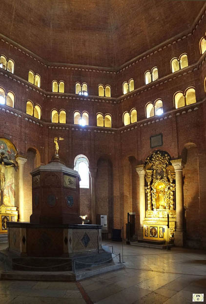 Cremona, Baptisterium des Domes; Foto: Schliephake
