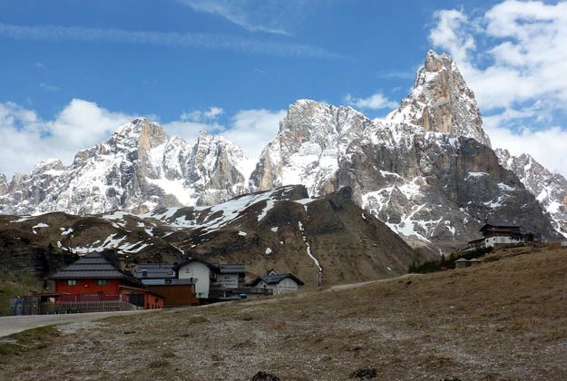 Blick vom Passo Rolle auf den Cimon della Pala (3184m)