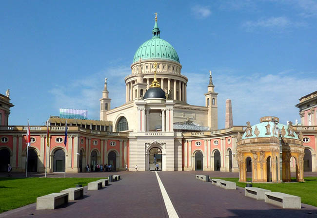 Potsdam, Blick auf Fortunaportal und Nikolaikirche