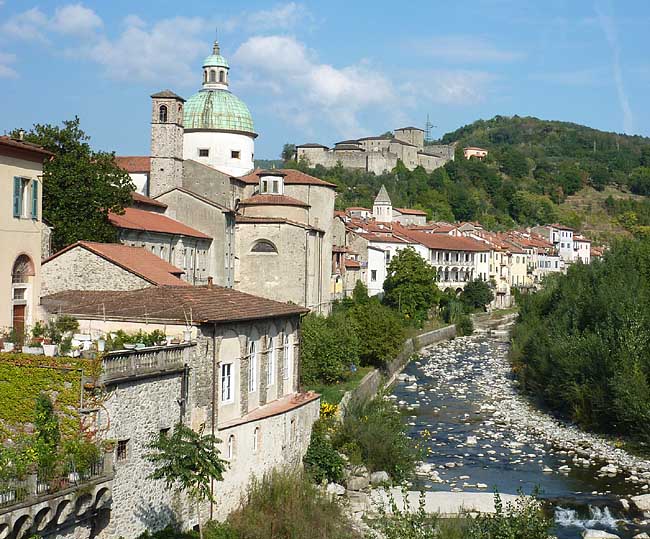 Pontremoli mit Festung Cassiaguerra