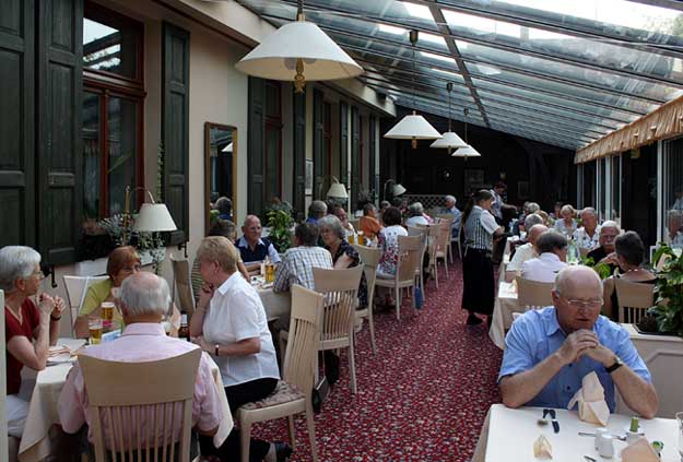 Abendessen im Wintergarten