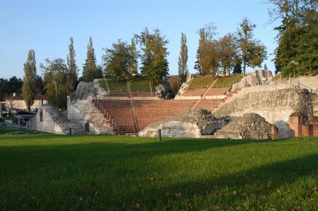 Augusta raurica: Theater