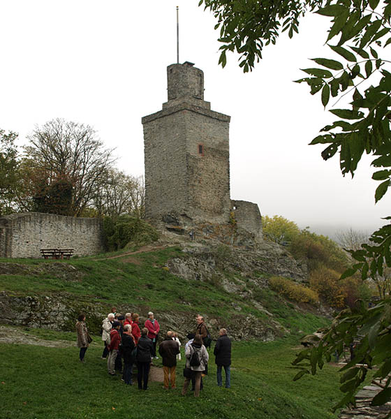 Bergfried von Neu-Falkenstein