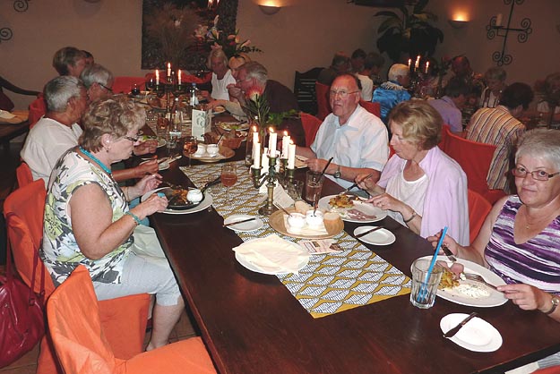 Gruppe im Weingut Meyer-Näkel in Dernau