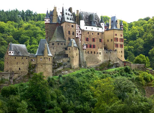 Eltzer Traumpfad, Die renovierte Burg Eltz