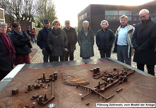 Zeche Zollverein: Gruppe mit Modell