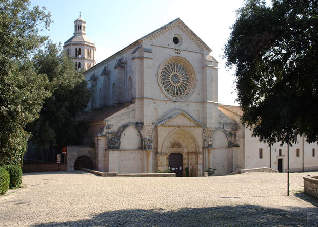 Fossanova: Klosterkirche mit Fensterrosette