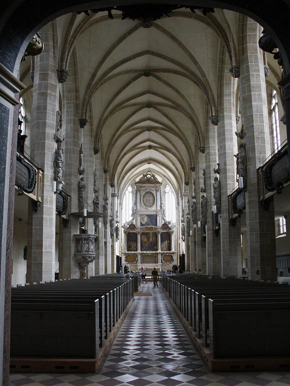 Halle, Langhaus des Domes