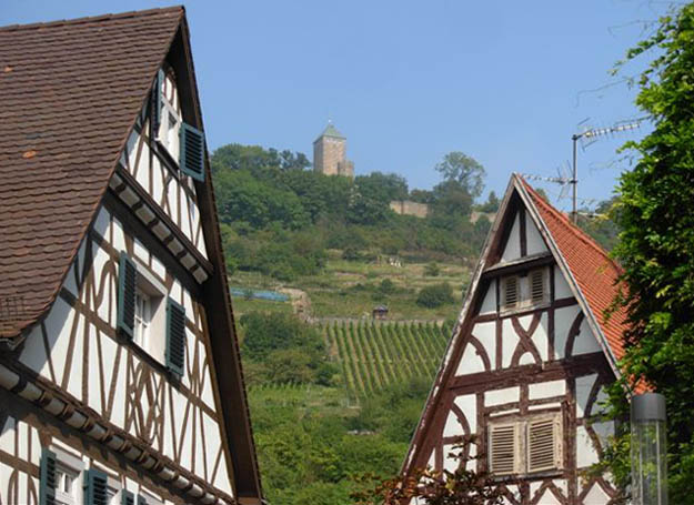 Heppenheim, Fachwerkgiebel und Starkenburg