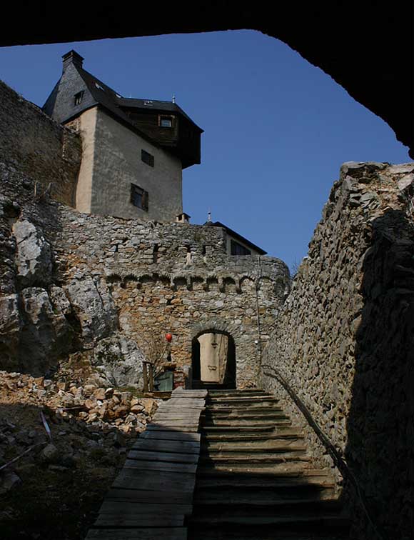 Zugang zu Burg Hohlenfels