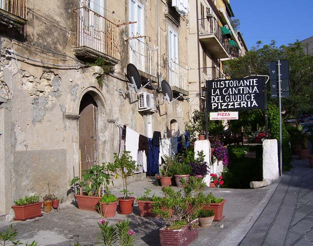 Straßenszene in Tropea