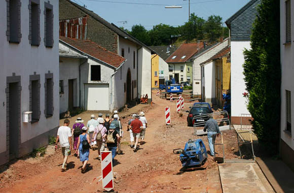 Baustelle Kastel: Auf dem langen Marsch