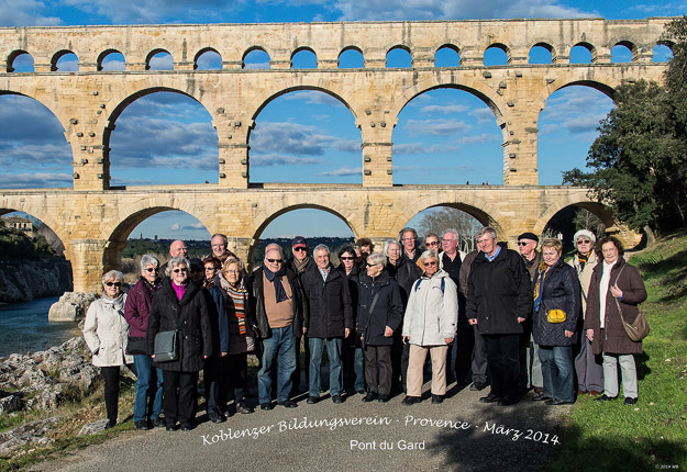 Provence, Gruppe vor Pont du Gard
