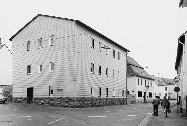 Niederselters, Röm. Kaiser vor der Sanierung; Foto: F. Lehmann, Landesdenkmalamt Hessen