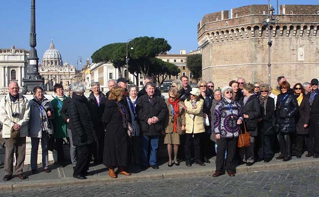 Rom: Gruppe vor der Engelsburg