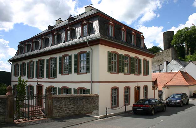 Oberreifenberg, Bassenheimer Hof und Burgruine