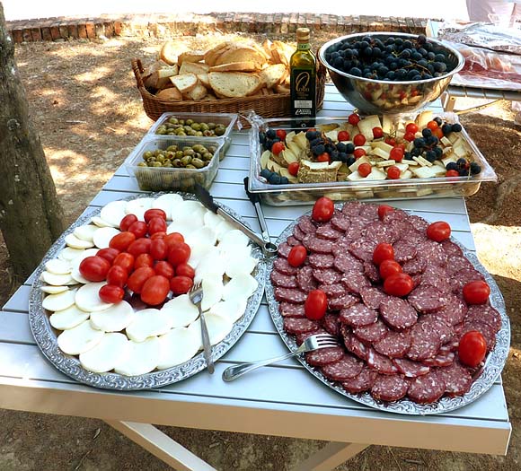 Toskana: Picknick an der Abtei Monte Oliveto Maggiore