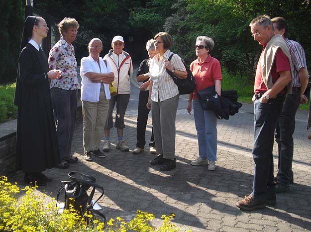 Empfang am Kloster