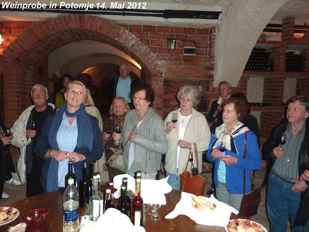 Weinprobe in Potomje