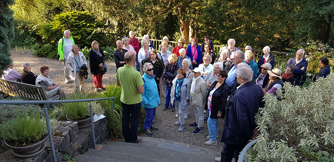 Arboretum, Begrüssung der Gruppe