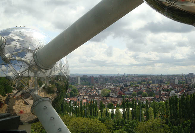 Atomium, Blick auf Brüssel