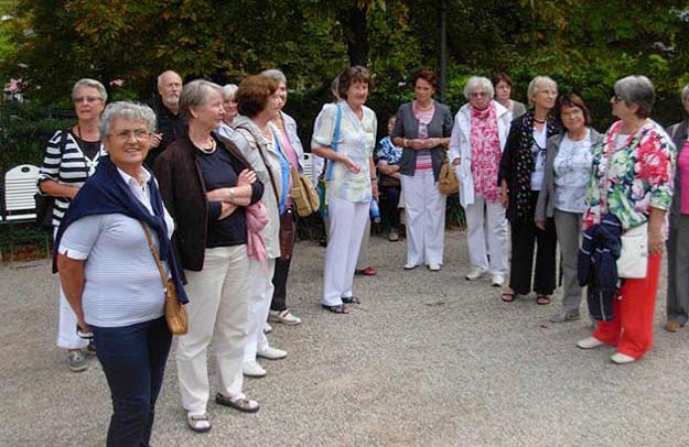 Baden-Baden, Gruppe bei Stadtführung