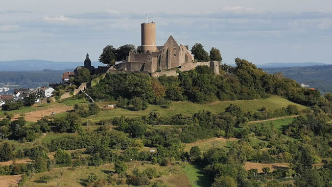 Burg Gleiberg von Ruine Vetzberg aufgenommen