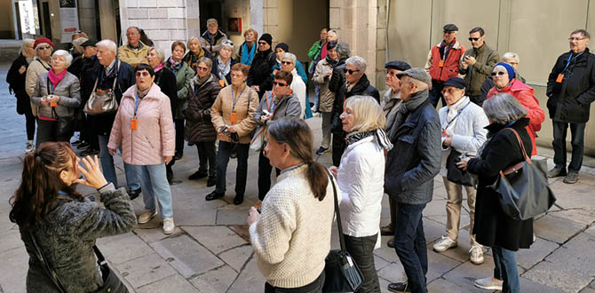 Barcelona, Gruppe vor den Gigantes