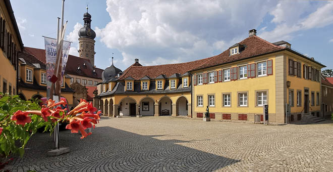 Weikersheim, Marktplatz und Schloss