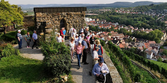 Burgruine Weibertreu: Blick auf Weinsberg und Löwensteiner Berge