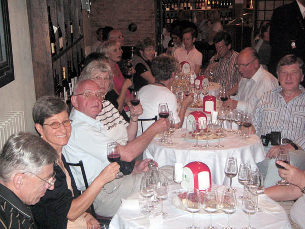 Weinprobe in der Burg Dozza