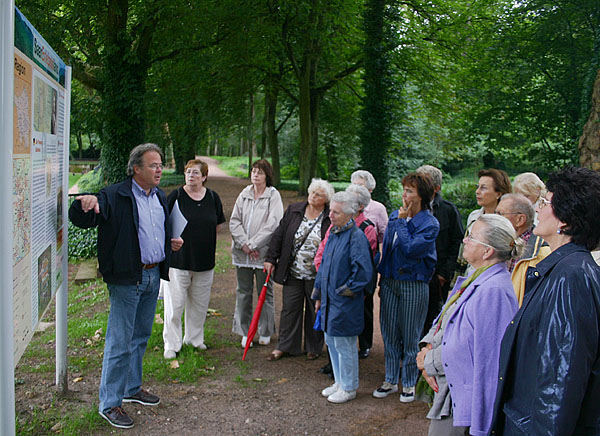 Herr Jaeck mit der Gruppe