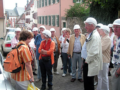 Gruppe vor Kellerführung