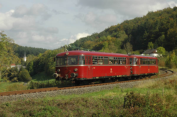 Schienenbus bei Hohenfels